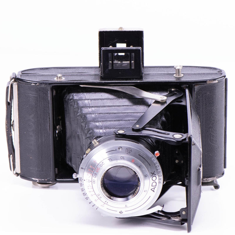 Adox Sport 2a Camera | Cassar 105mm f4.5 lens | Germany | 1950