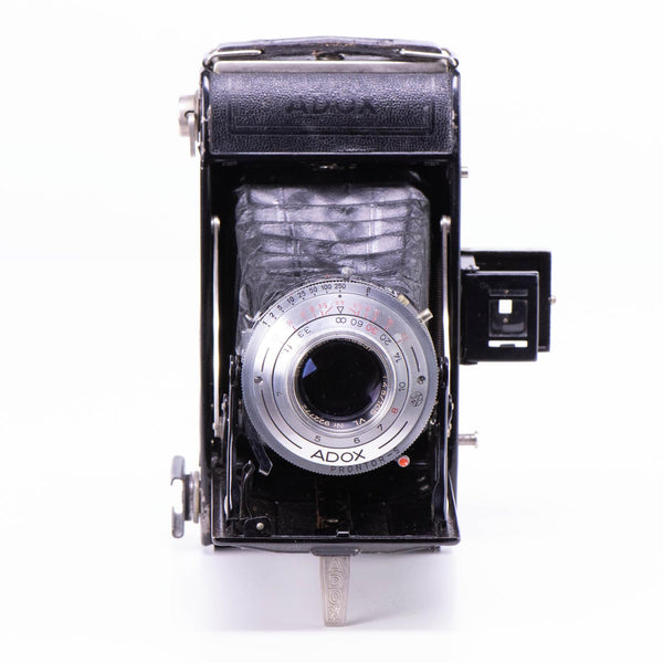 Adox Sport 2a Camera | Cassar 105mm f4.5 lens | Germany | 1950