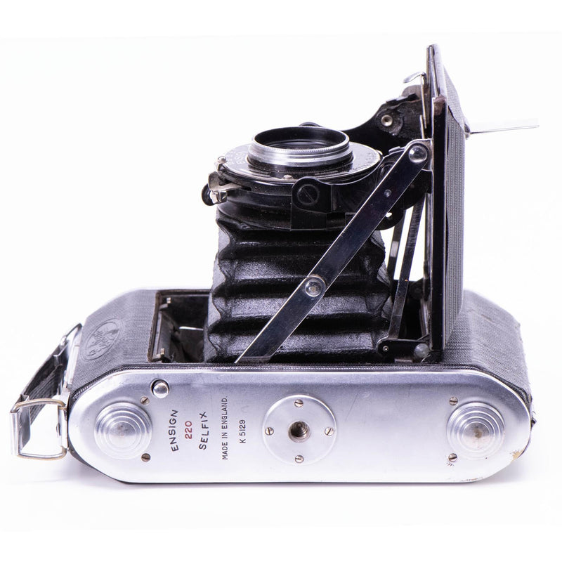 Ensign 220 Selfix Camera | Ensar 75mm f6.3 lens | Britain | 1939