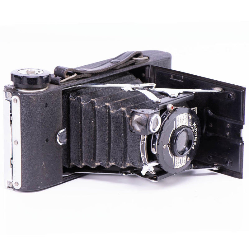 Kershaw Eight-20 Penguin Camera | 90mm f11 lens | Britain | 1950
