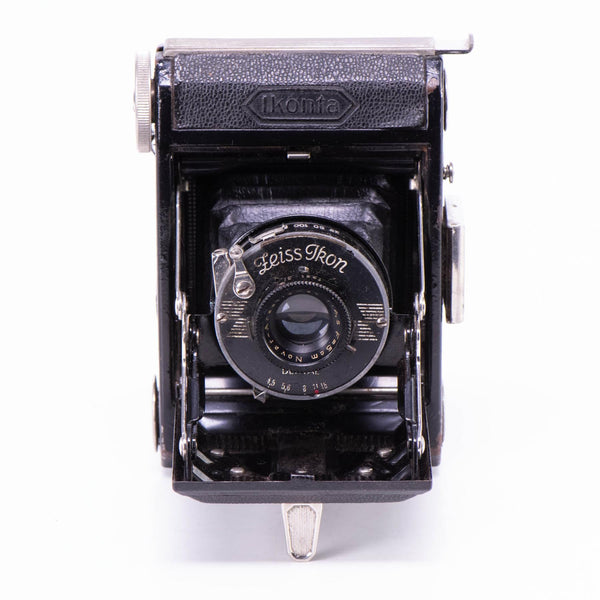 Zeiss Ikon Ikonta 520/18 | Novar 50mm f4.5 lens | Germany | 1931 - 1937