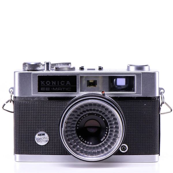 Konica EE-Matic Deluxe Camera |40mm f2.8 lens | White | Japan | 1963 Not working