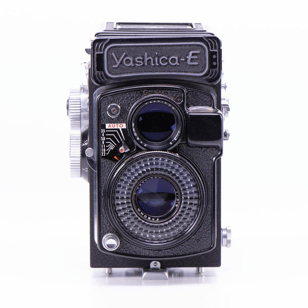 Yashica-E Camera | 80mm f3.5 lens | Black | Japan | 1964 - 1966